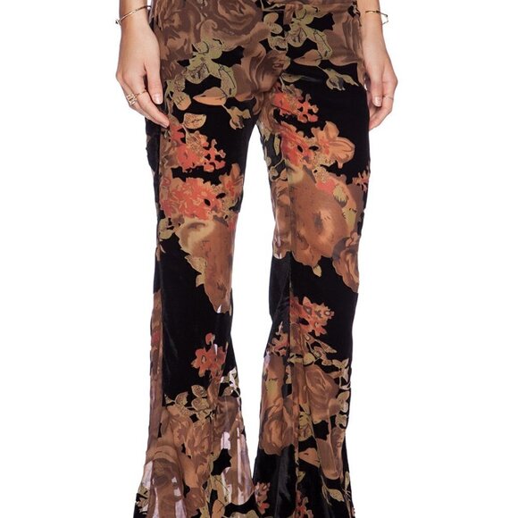 Flynn Skye Womens Black Floral Patty Flare Pant - Picture 6 of 14